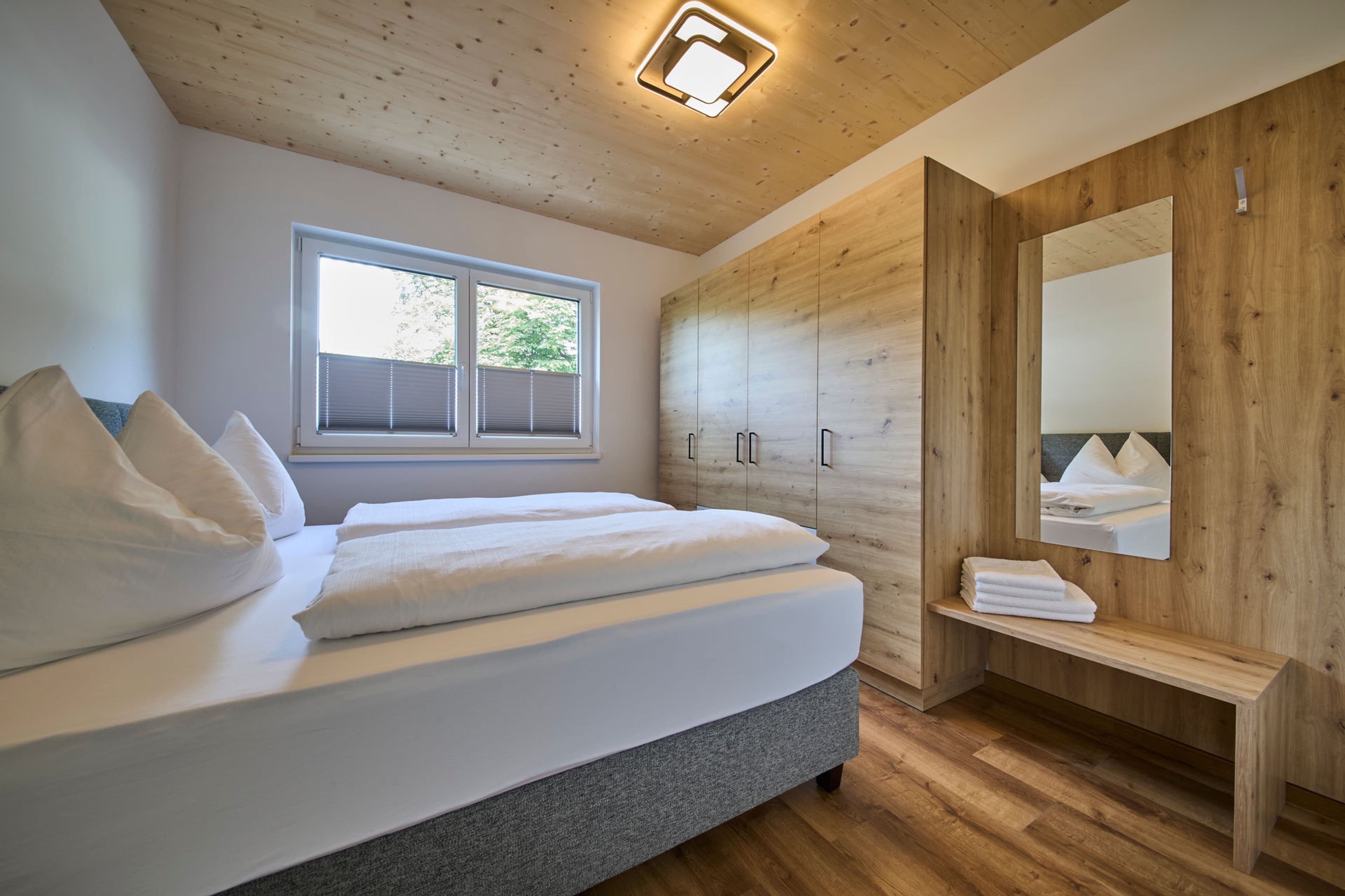 Baron’s Living - Apartment Top 1 - Image 2