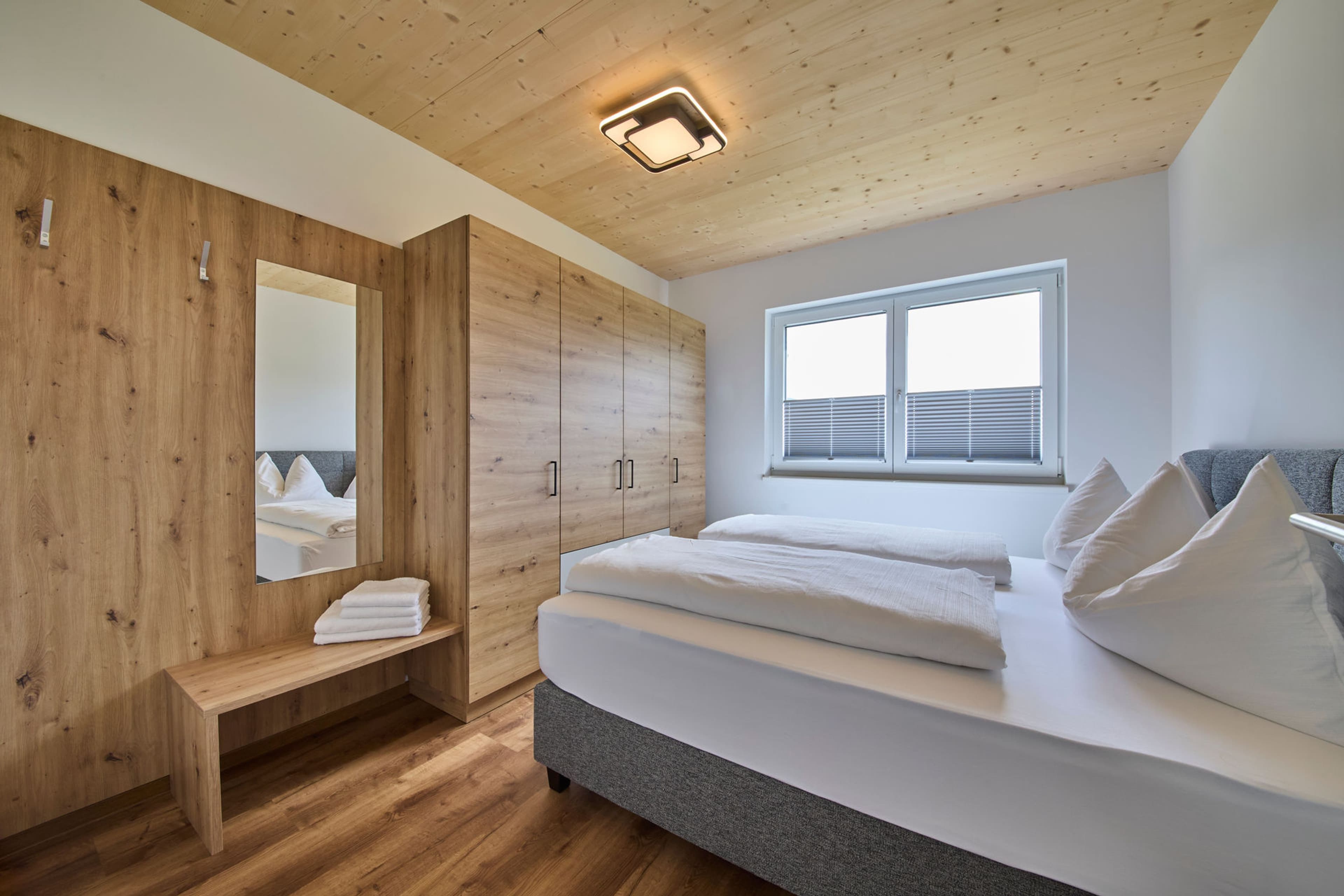 Baron’s Living - Apartment Top 2 - Image 2