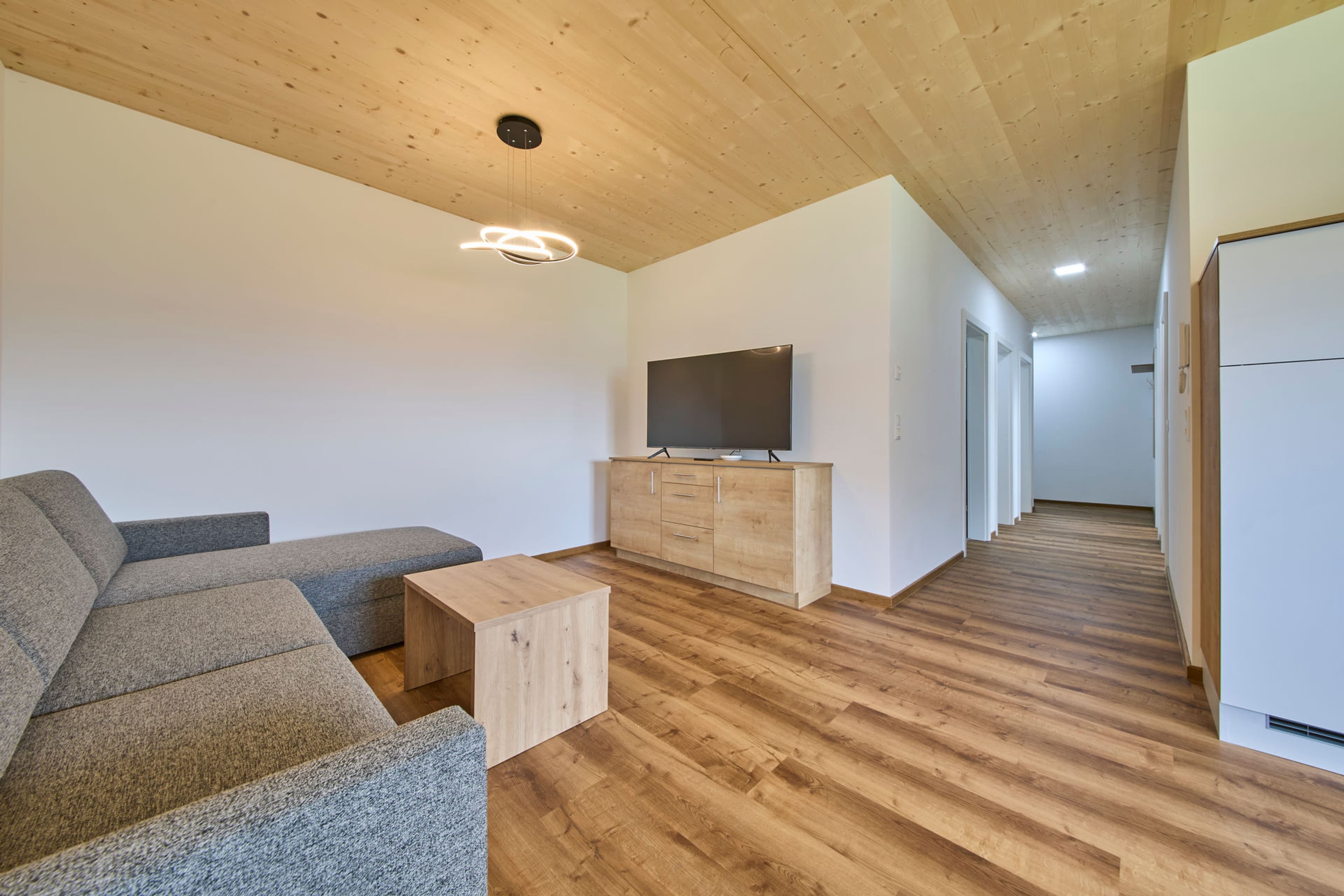 Baron’s Living - Apartment Top 2 - Image 5