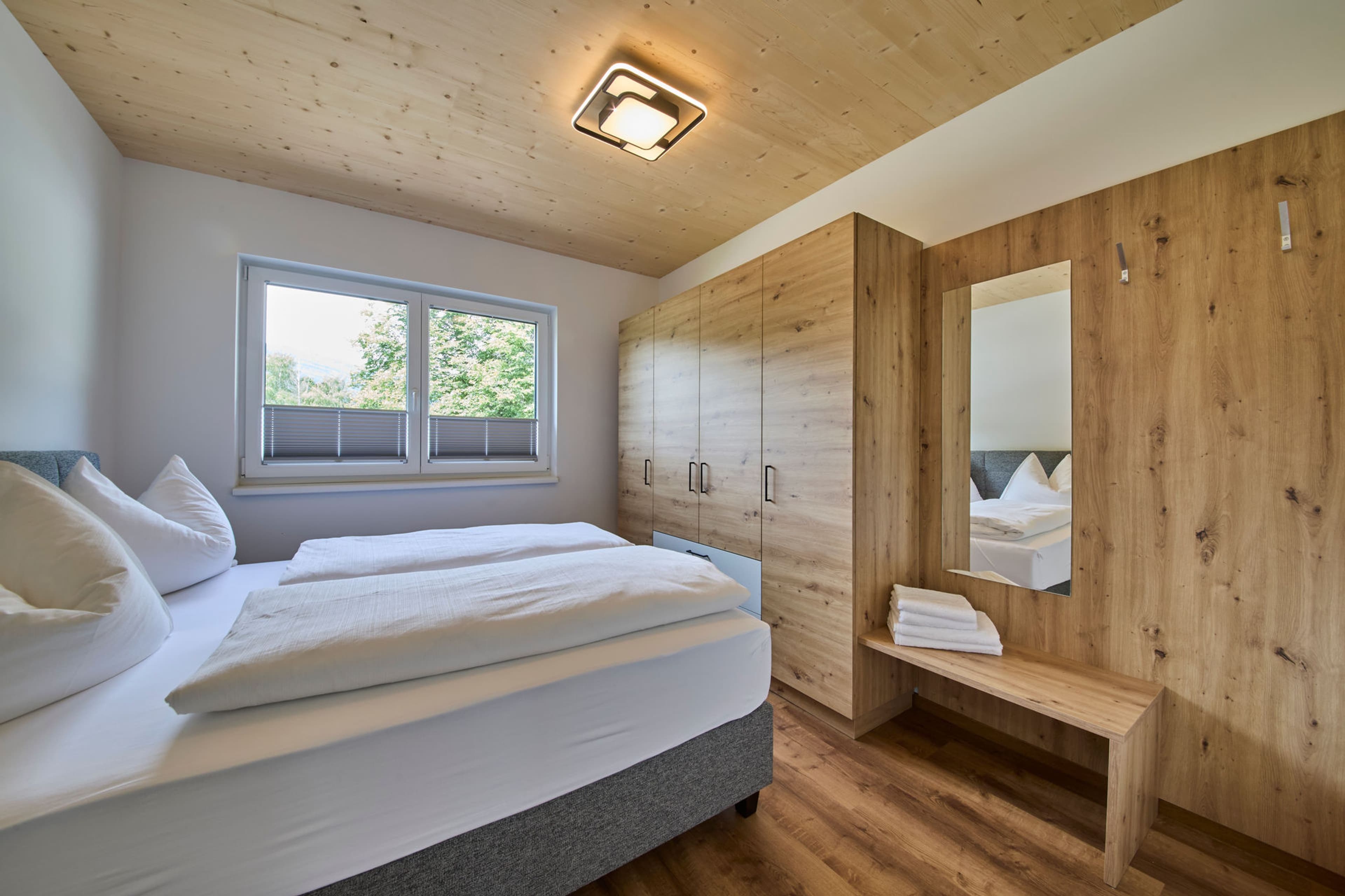 Baron’s Living - Apartment Top 4 - Image 3